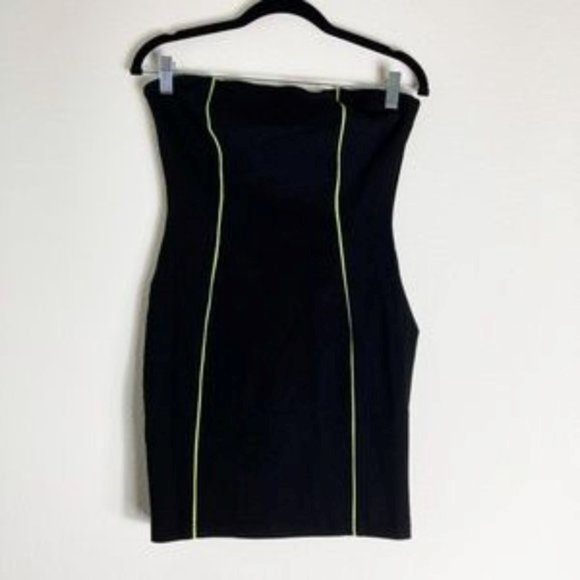 By the way. Ruby Black with Lime Green Piping Strapless Mini Dress - Picture 4 of 4
